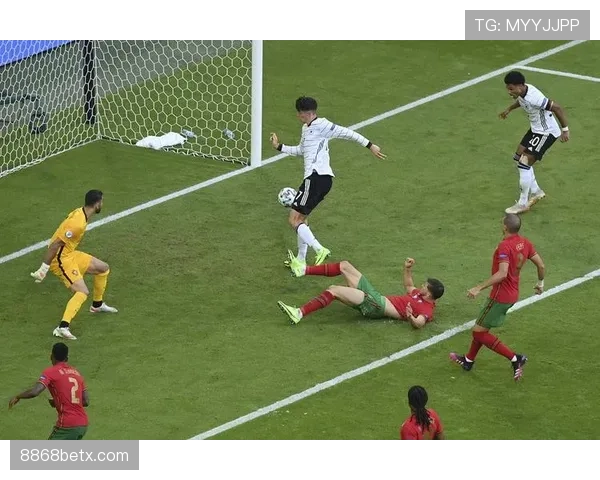 哈弗茨回撤接应如何破解强强对话中的中场压制？