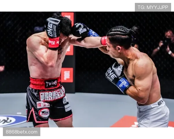 拉人犯规的判罚标准与裁判判定原则详解